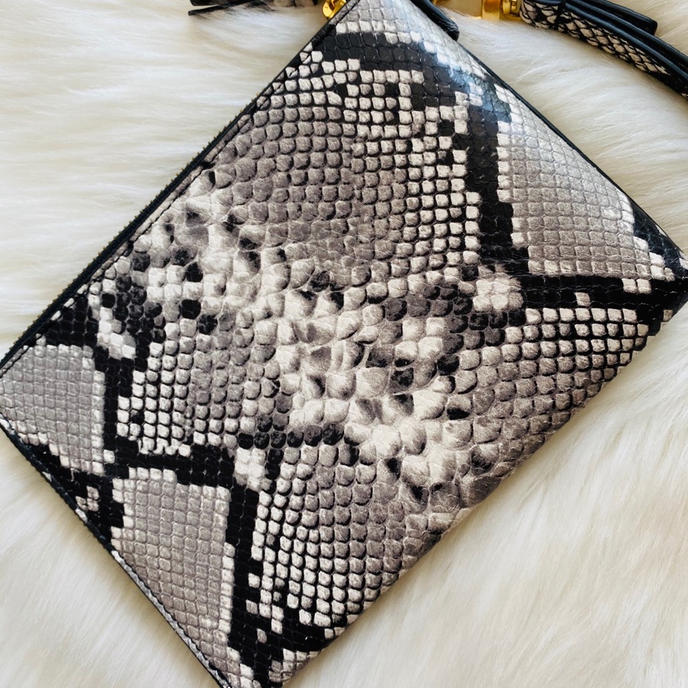 Tory Burch Britten python Lg Zip Pouch/Wristlet - Picture 7 of 8